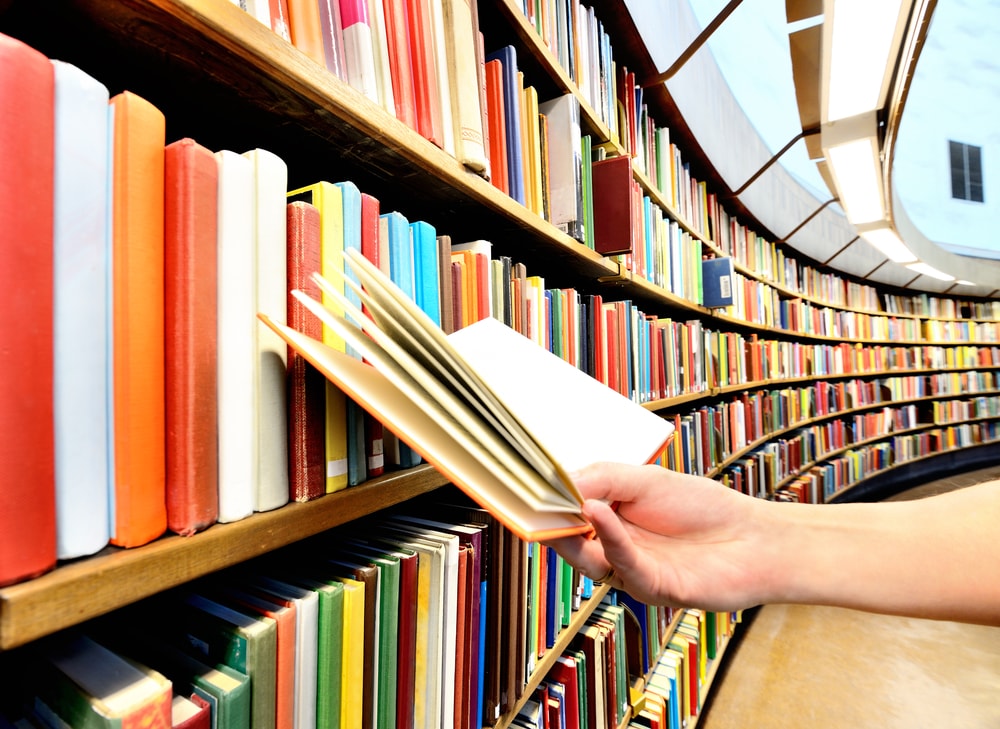 Cuáles fueron los libros más prestados en las bibliotecas españolas en 2015?