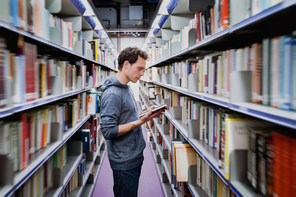 El catálogo de la biblioteca facilita el conocimiento y acceso a recursos informativos y culturales