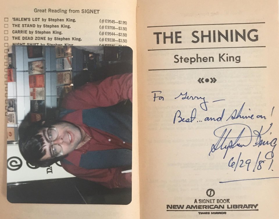 Encontrados en libros - Foto y firma de Stephen King
