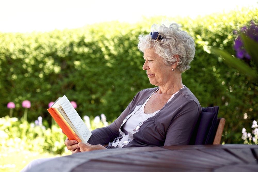 Las personas que leen libros viven más tiempo que las que no leen