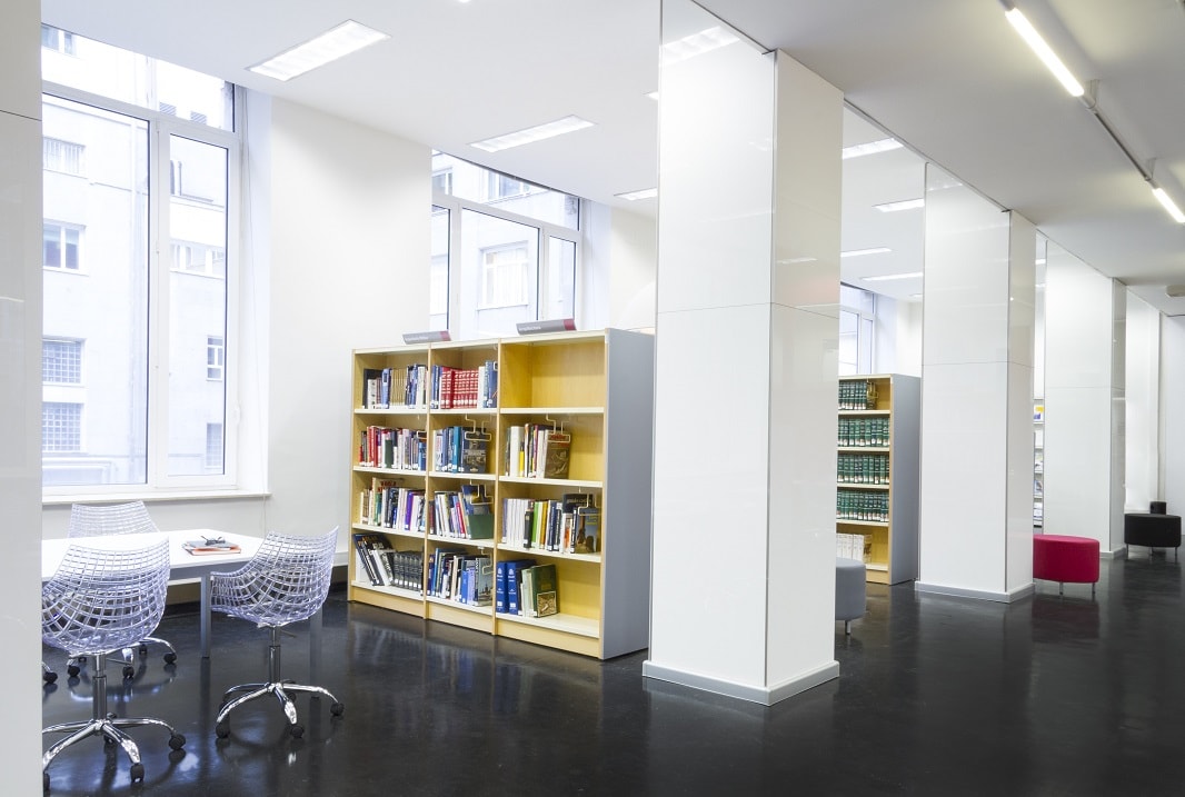 Sala lectura Biblioteca Ministerio de Defensa