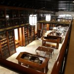 Descubre la maravillosa Biblioteca del Parlamento de Andalucía y algunos de sus espectaculares tesoros