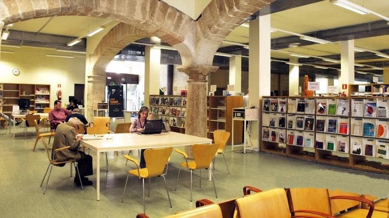 Biblioteca Pública del Estado en Palma de Mallorca - Can Sales