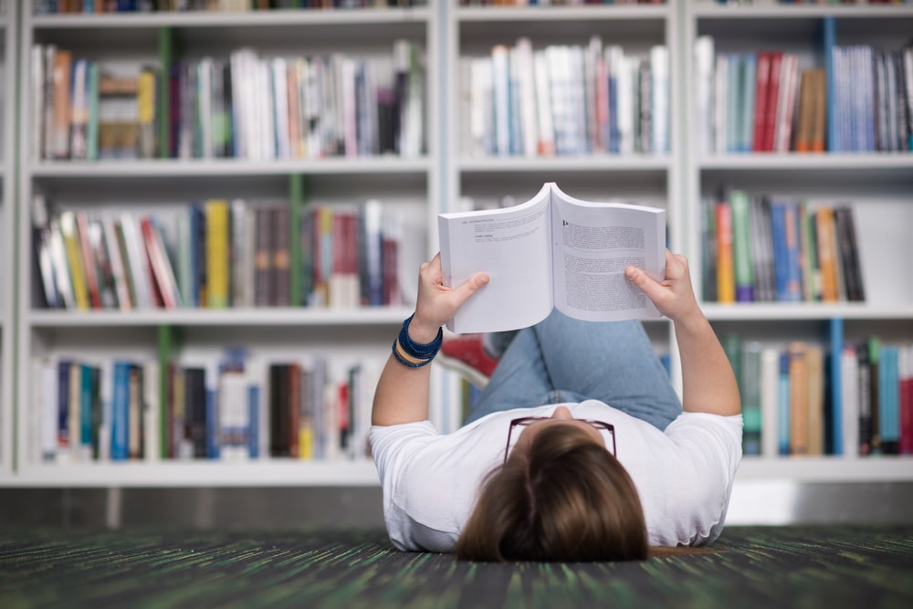 9 consejos para leer más libros y hacer de la lectura un hábito saludable  en tu día a día