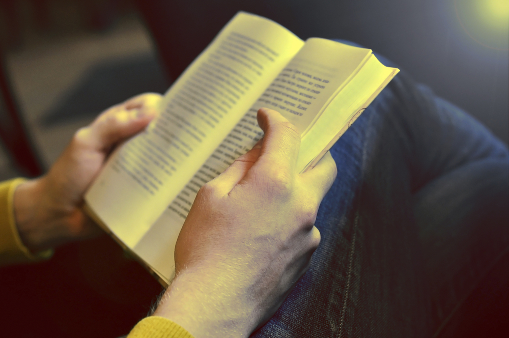 El 94,4% de las personas que leen libros prefieren hacerlo en papel